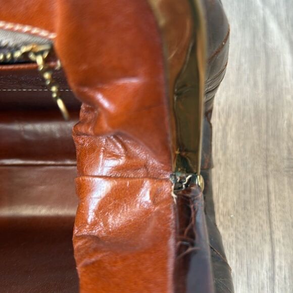 Vintage Ideal Leather Crocodile Bag Brown Embossed Brass Clasp - Picture 9 of 13